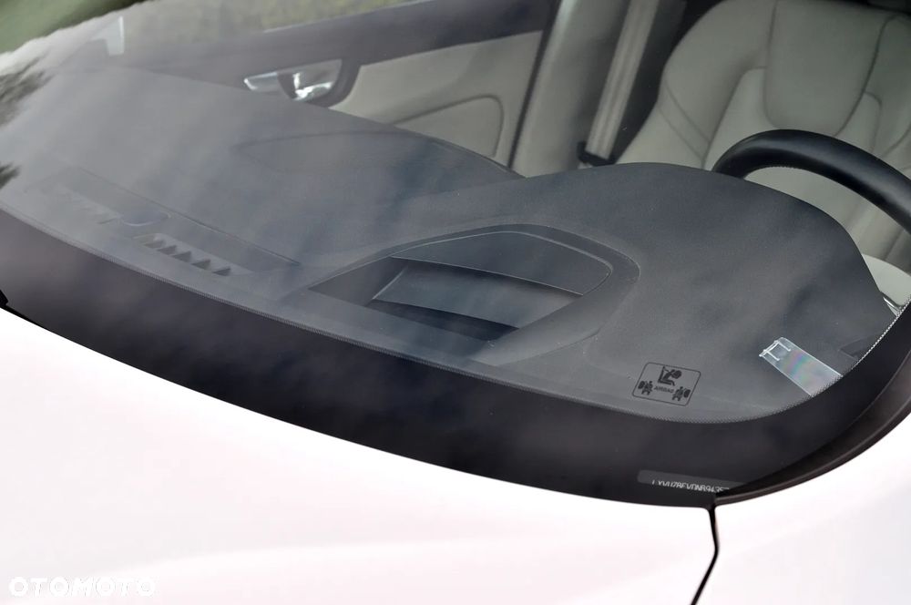 Volvo XC 60 T6 AWD Recharge Geartronic Inscription - 22