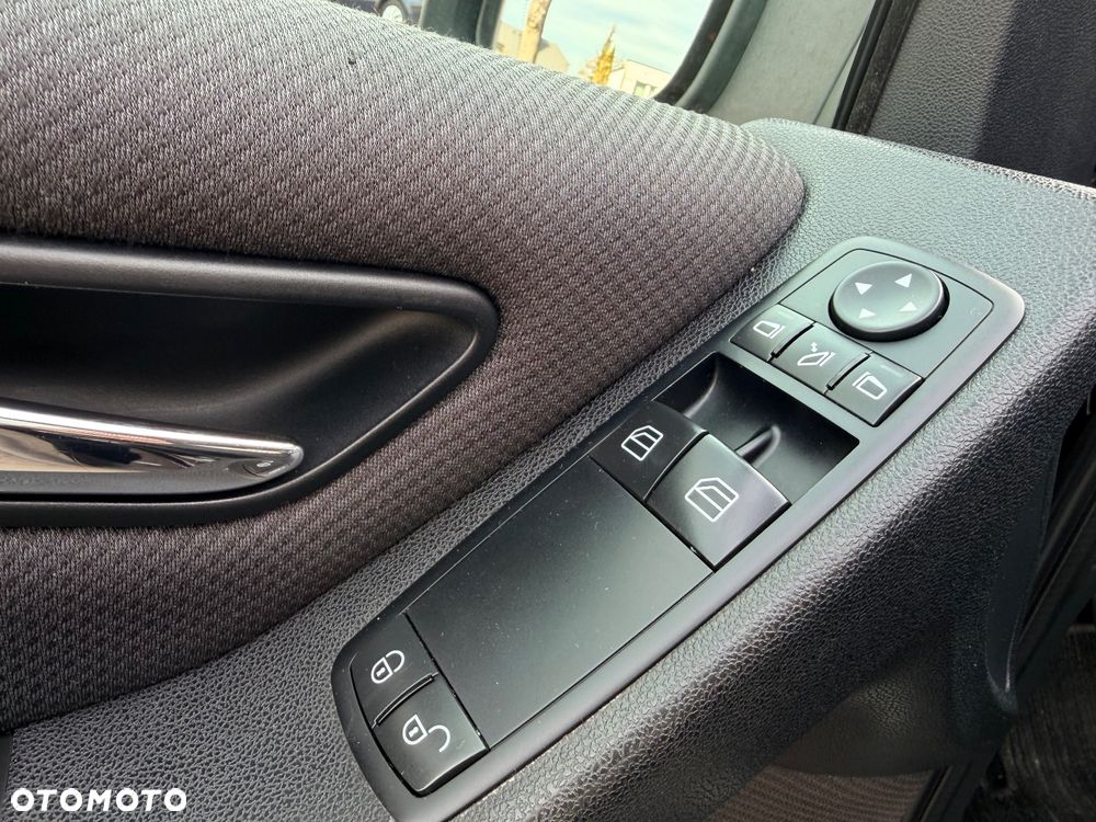 Mercedes-Benz Klasa A 170 BlueEFFICIENCY Elegance - 34