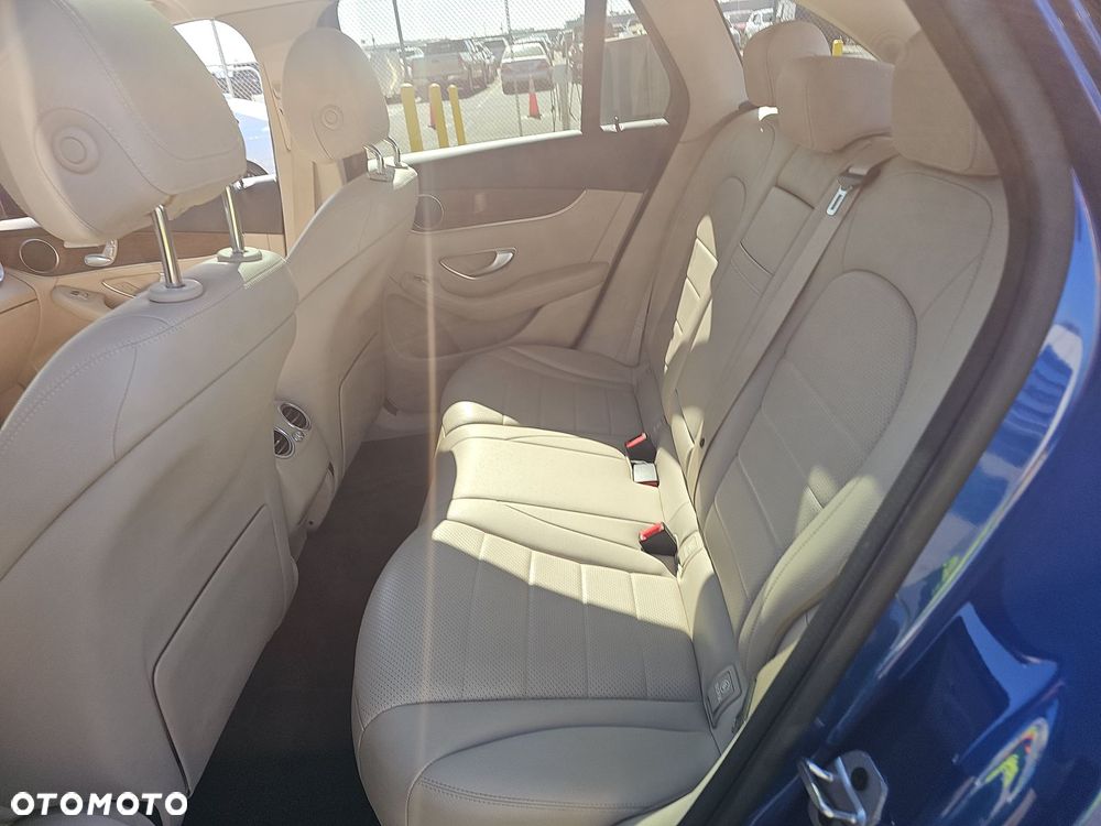 Mercedes-Benz GLC 300 4Matic 9G-TRONIC Exclusive - 12