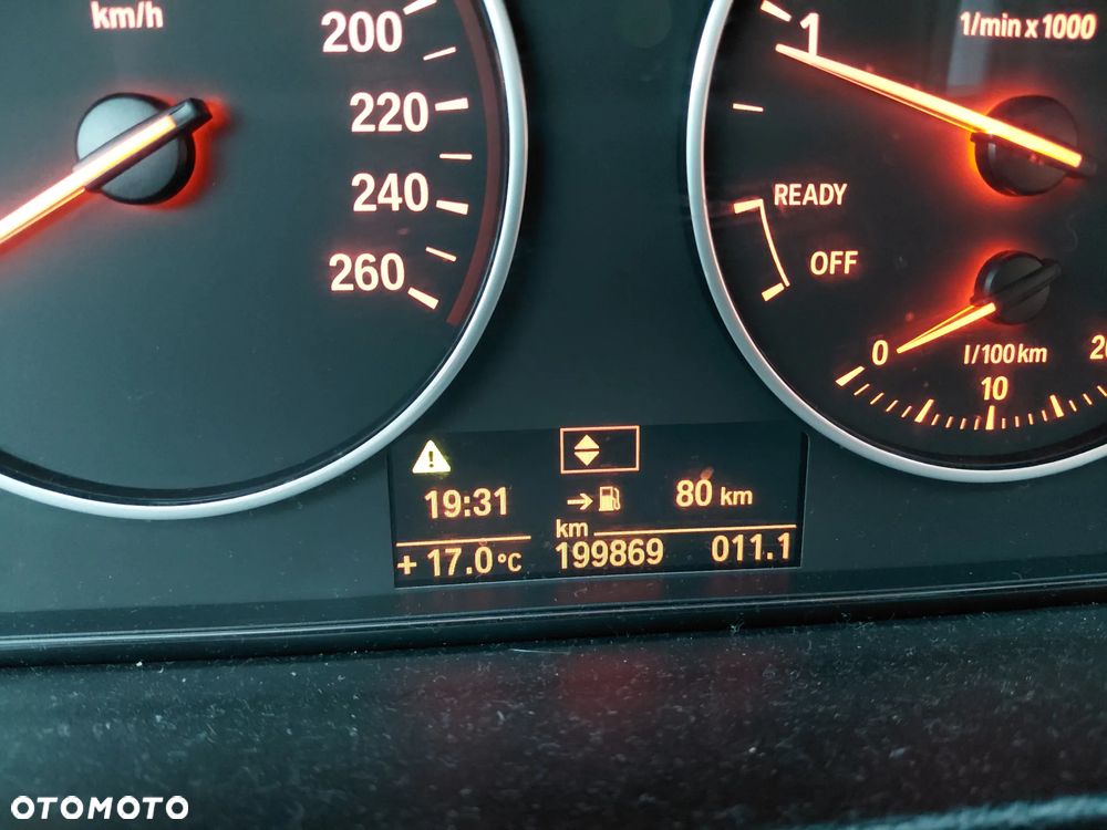 BMW Seria 3 318d Luxury Line EU6 - 17