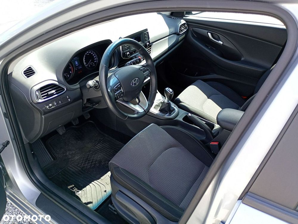 Hyundai i30 1.5 DPI Classic + - 19
