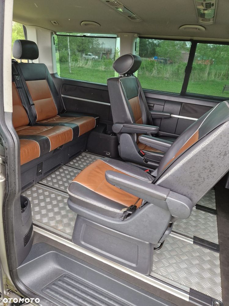 Volkswagen Multivan - 22
