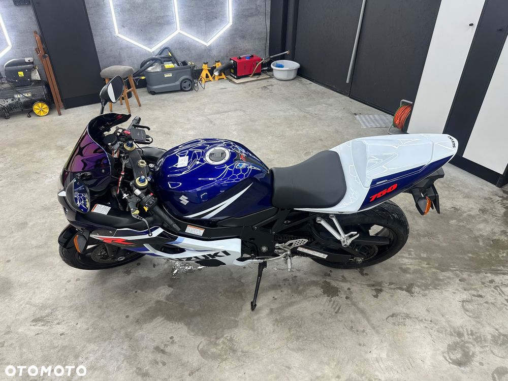 Suzuki GSX-R - 4