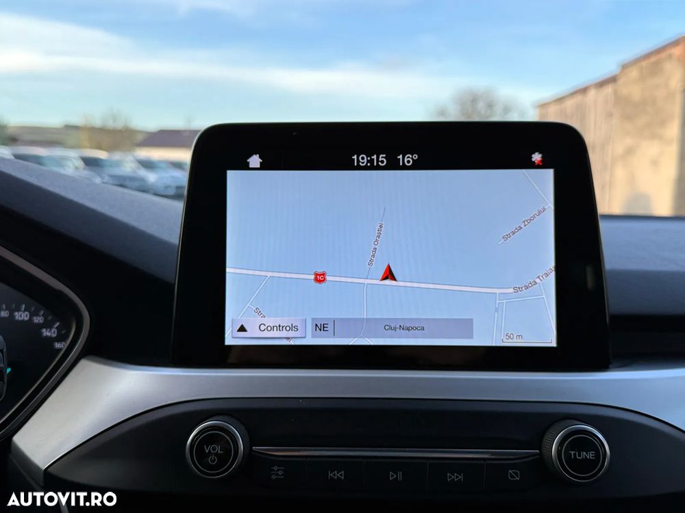 Ford Focus 1.5 EcoBlue Start-Stopp-System COOL&CONNECT DESIGN - 12