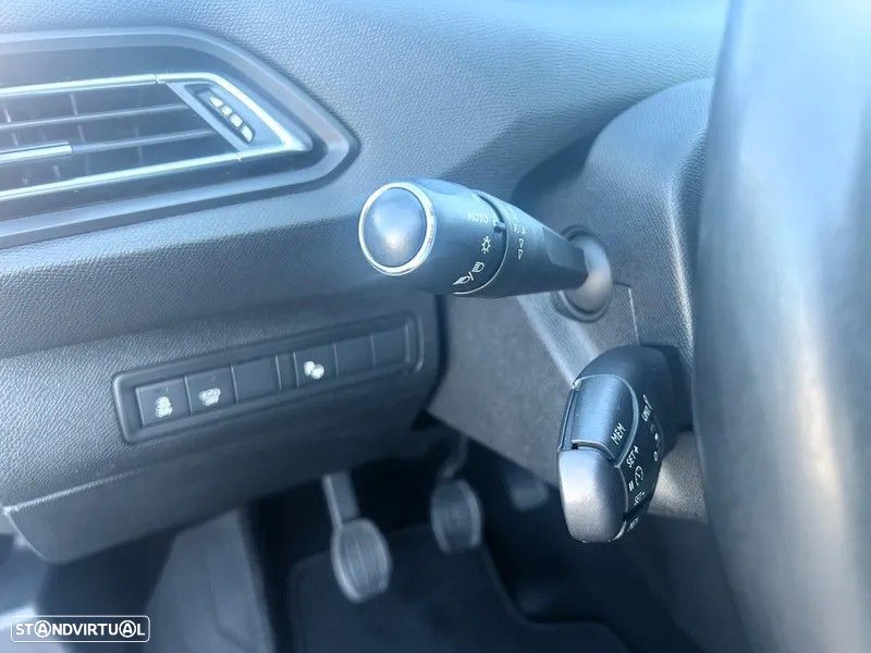 Peugeot 308 1.2 PureTech Allure - 12