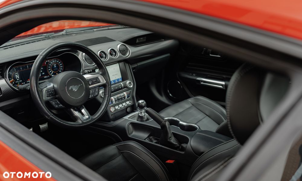 Ford Mustang 5.0 V8 GT - 16