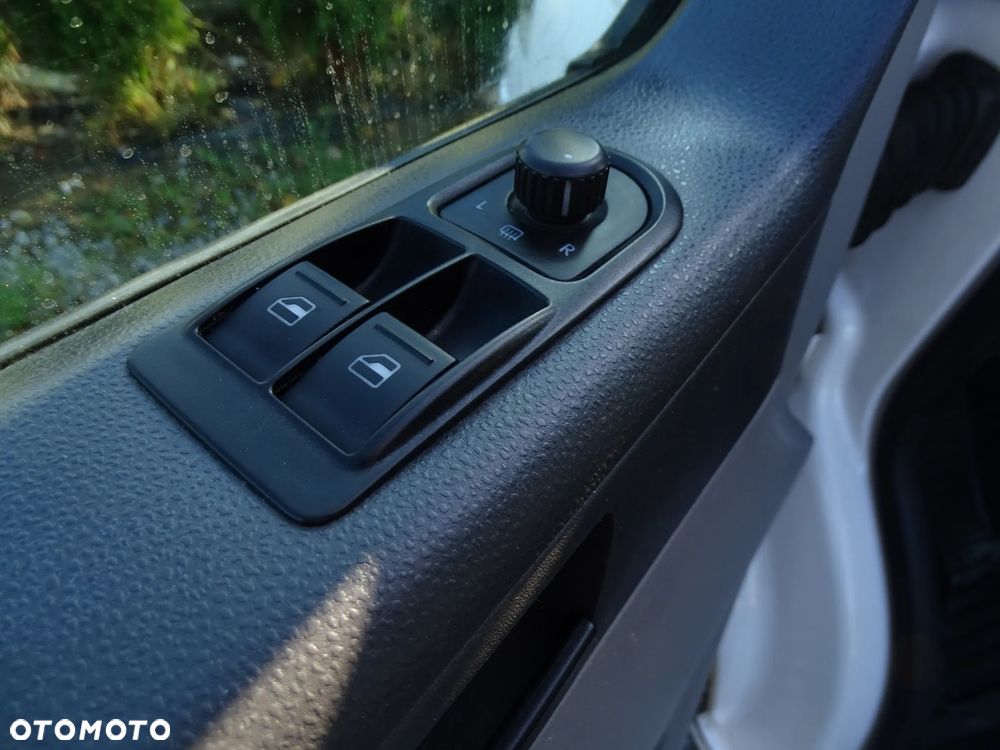 Volkswagen Transporter - 26