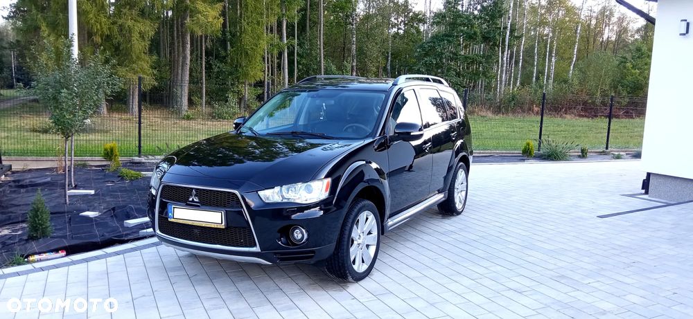 Mitsubishi Outlander - 1