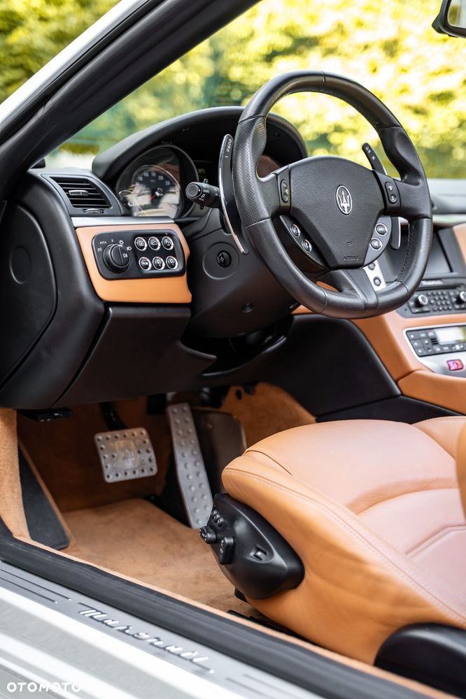 Maserati GranCabrio Sport - 26