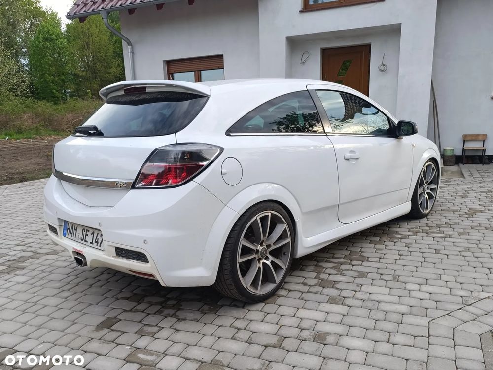 Opel Astra OPC Nürburgring Edition - 7