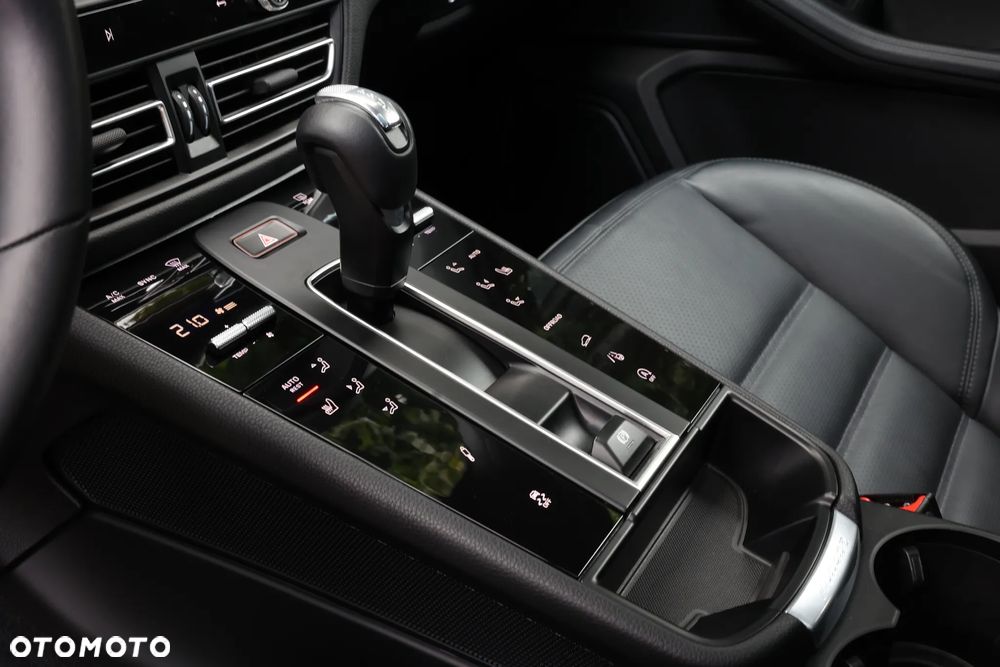 Porsche Macan T - 13