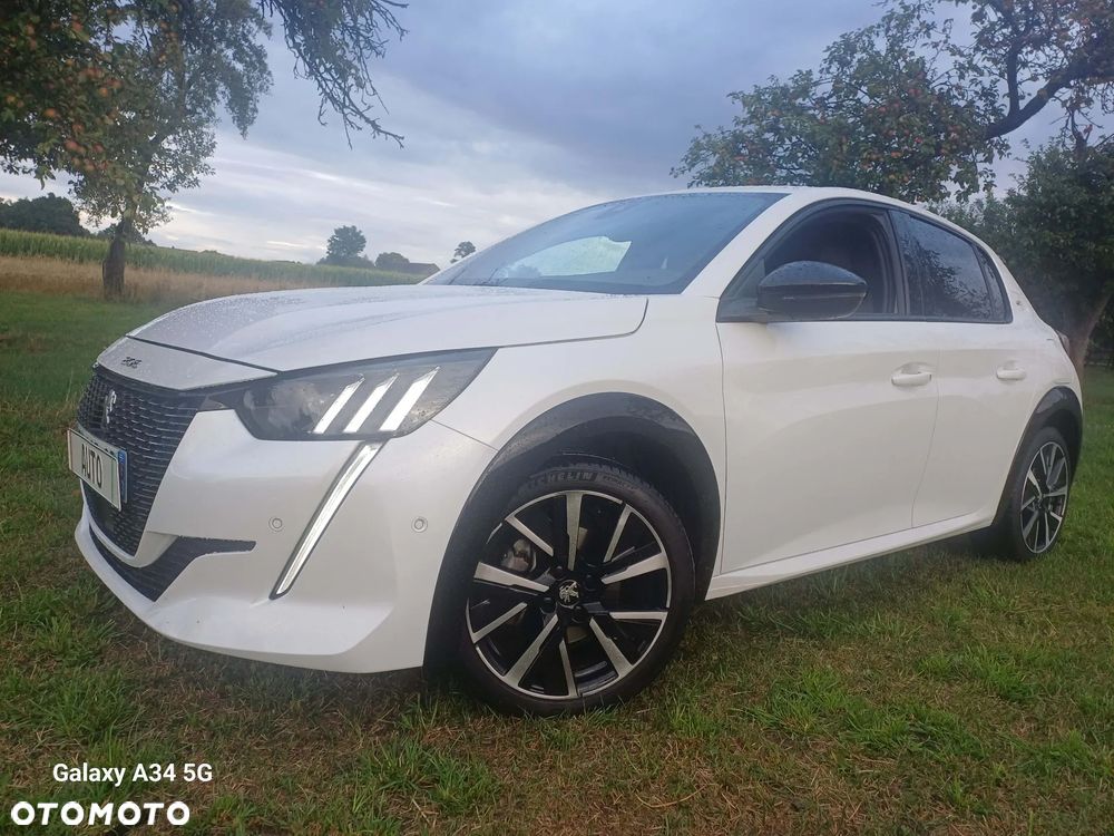 Peugeot 208 - 2