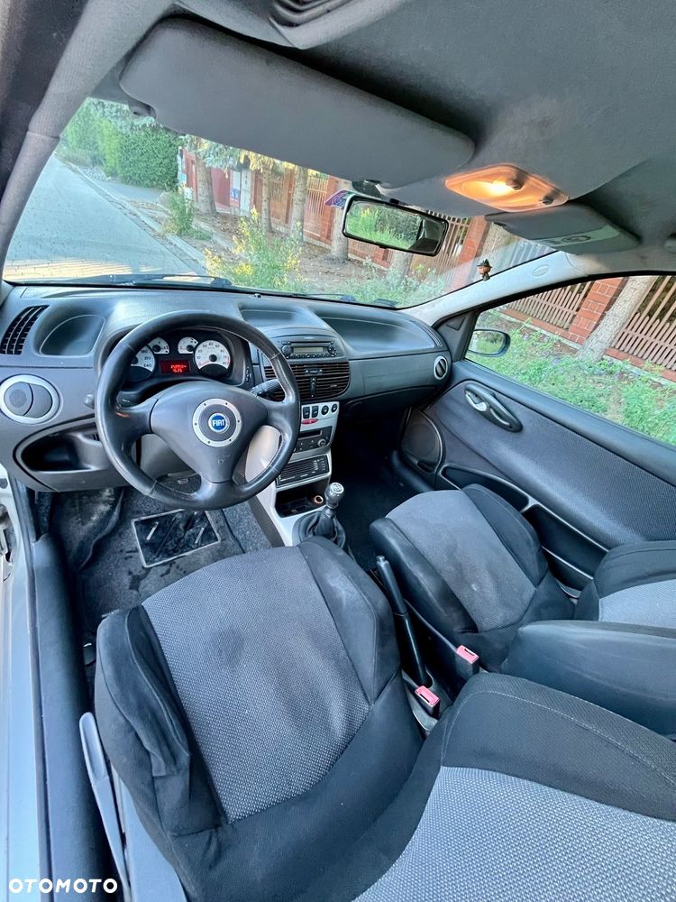 Fiat Punto 1.4 16V Dynamic - 11