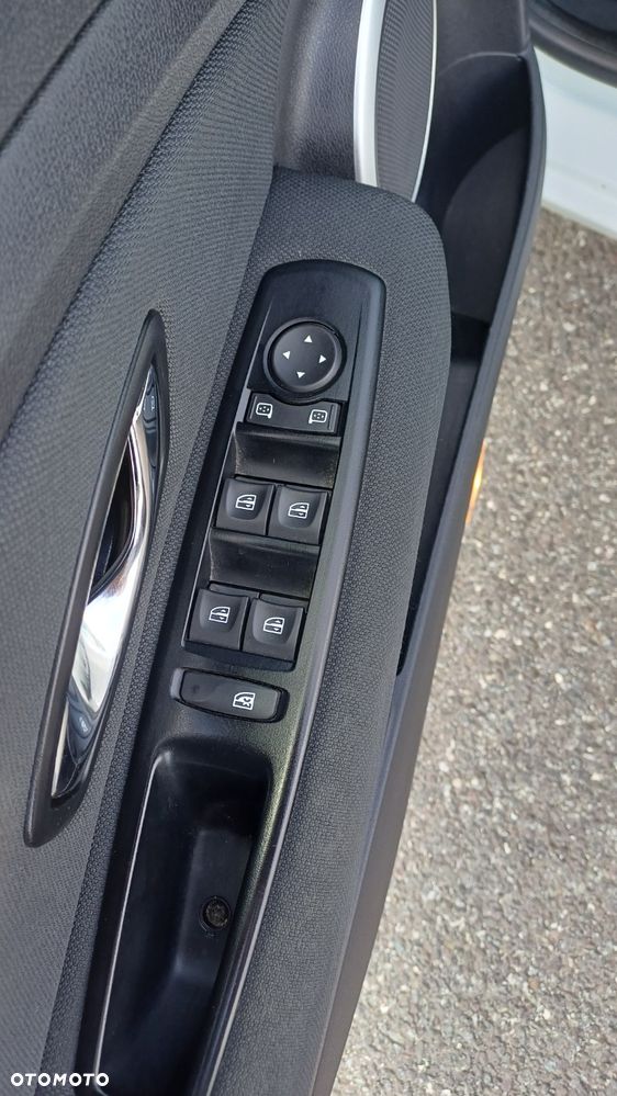 Renault Fluence - 11