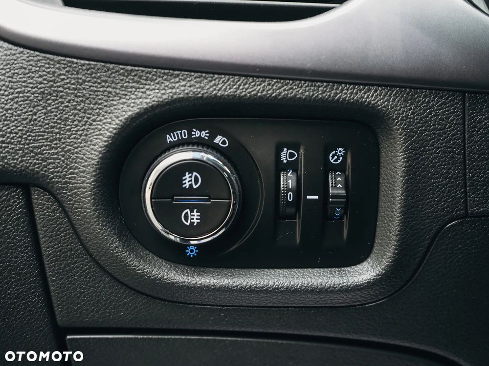 Opel Astra 1.6 D (CDTI) Innovation - 17