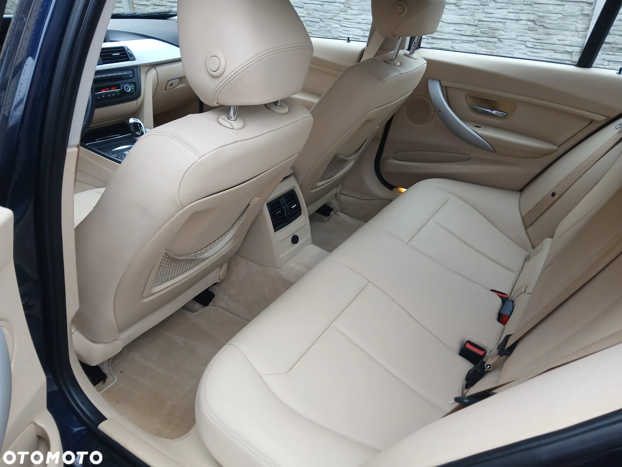 BMW Seria 3 328i xDrive - 15