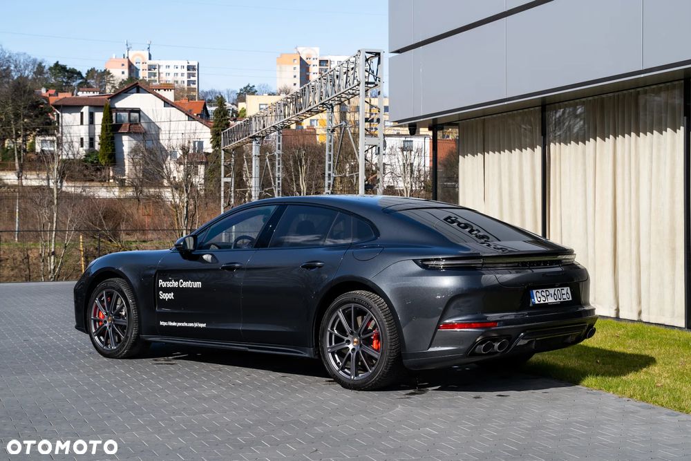 Porsche Panamera - 4
