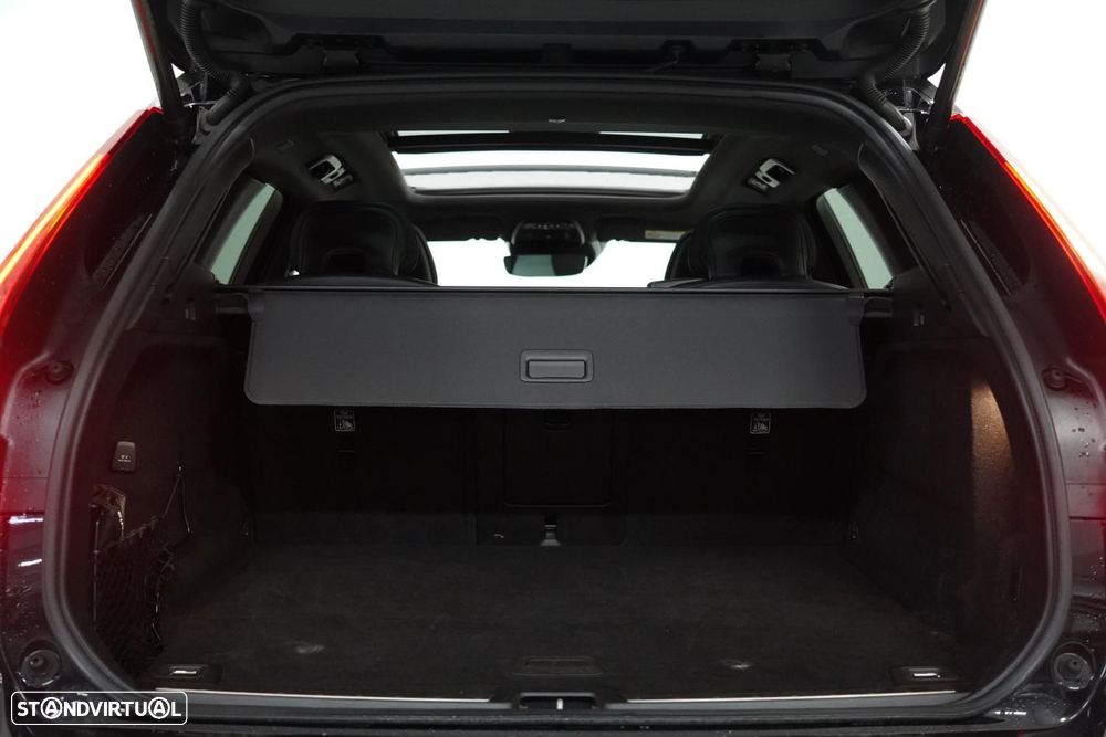 Volvo XC 60 2.0 T8 PHEV R-Design AWD - 20