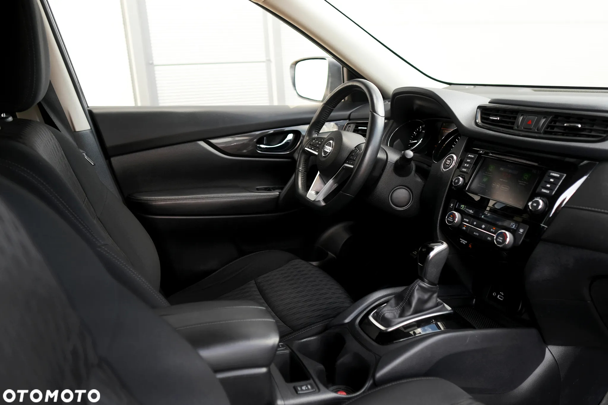 Nissan Rogue - 21