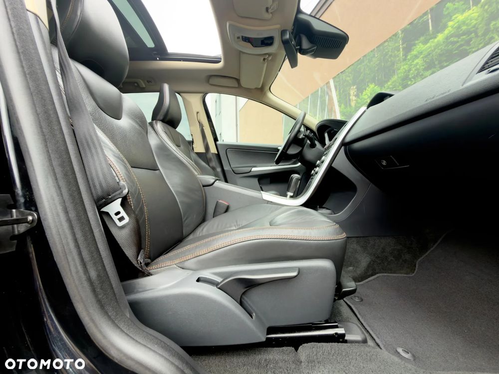 Volvo XC 60 T6 AWD RDesign - 22