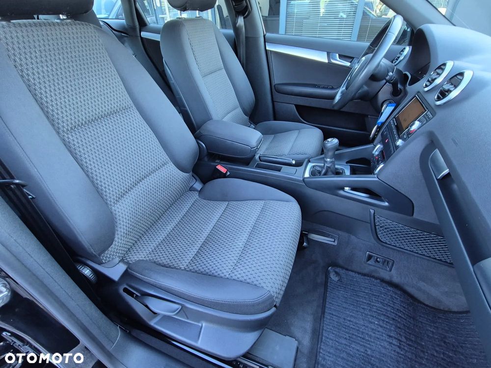 Audi A3 Sportback 1.6 TDI Ambiente - 33