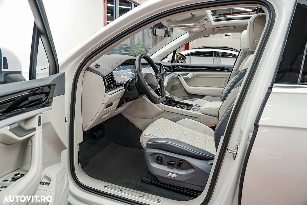 Volkswagen Touareg 3.0 V6 e-Hybrid 4Motion Aut. Elegance - 4