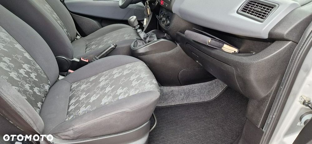 Opel Combo - 34