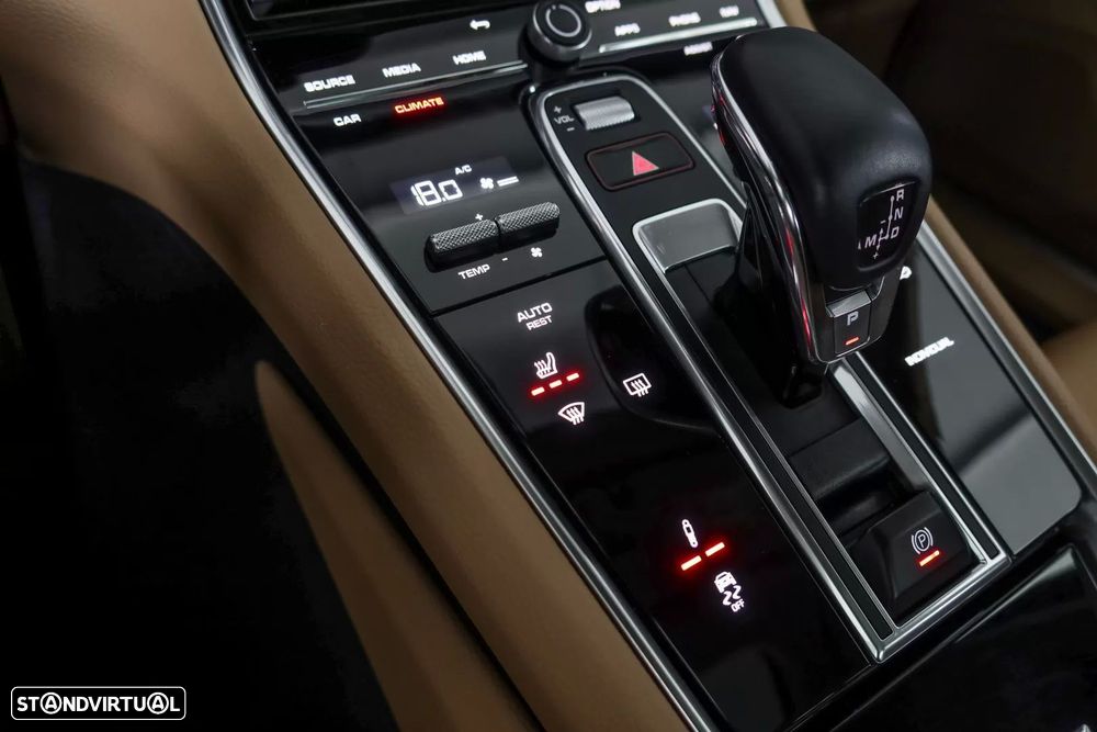 Porsche Panamera 4 E-Hybrid - 14