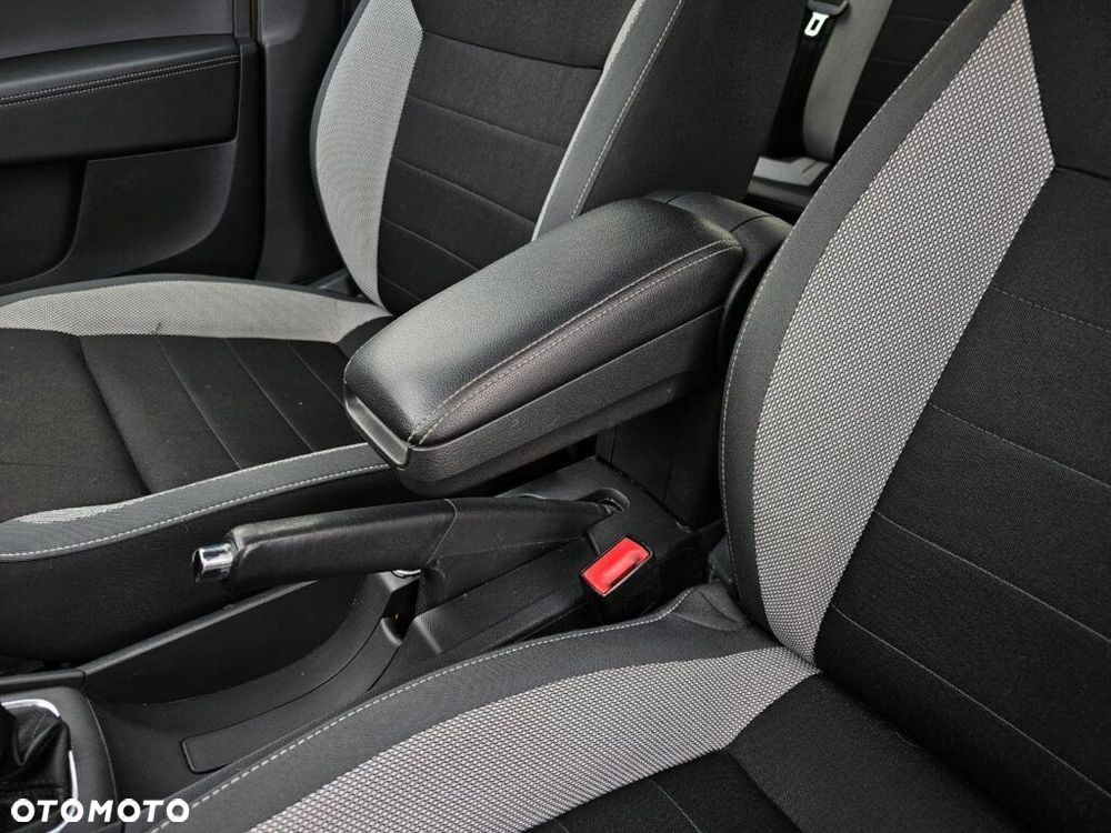 Skoda RAPID 1.6 TDI DPF Ambition - 27