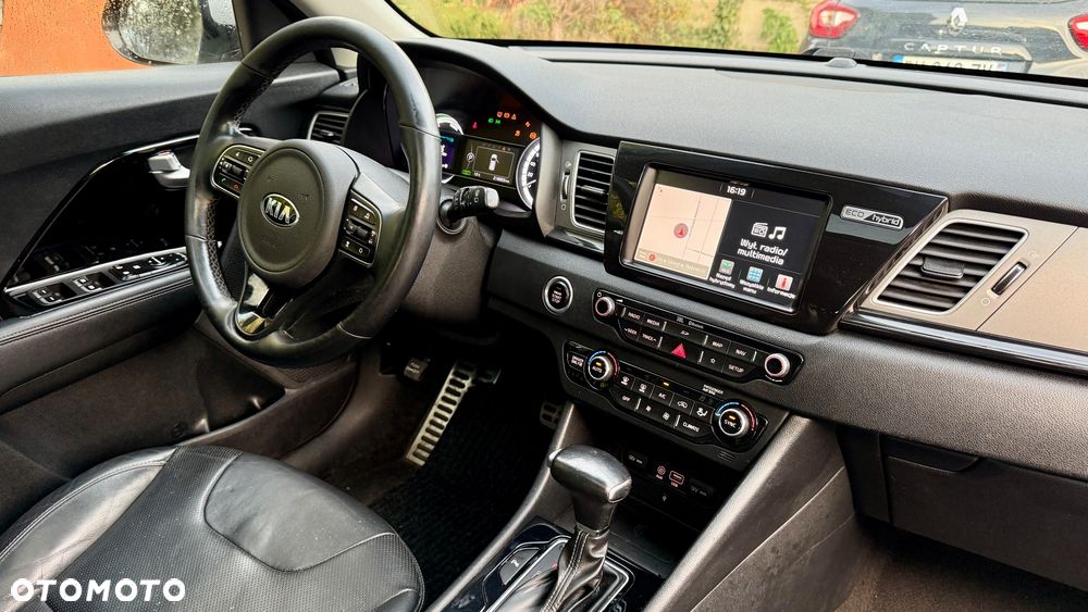 Kia Niro 1.6 GDI Hybrid L Business Line - 32
