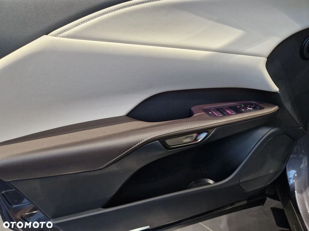 Lexus RX 350h F Sport Design - 8