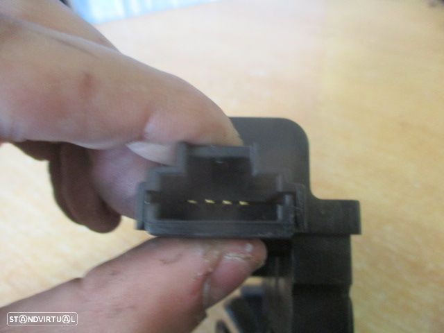 Fecho 8200229953 RENAULT LAGUNA 2 2003 MALA 4 PINOS - 2