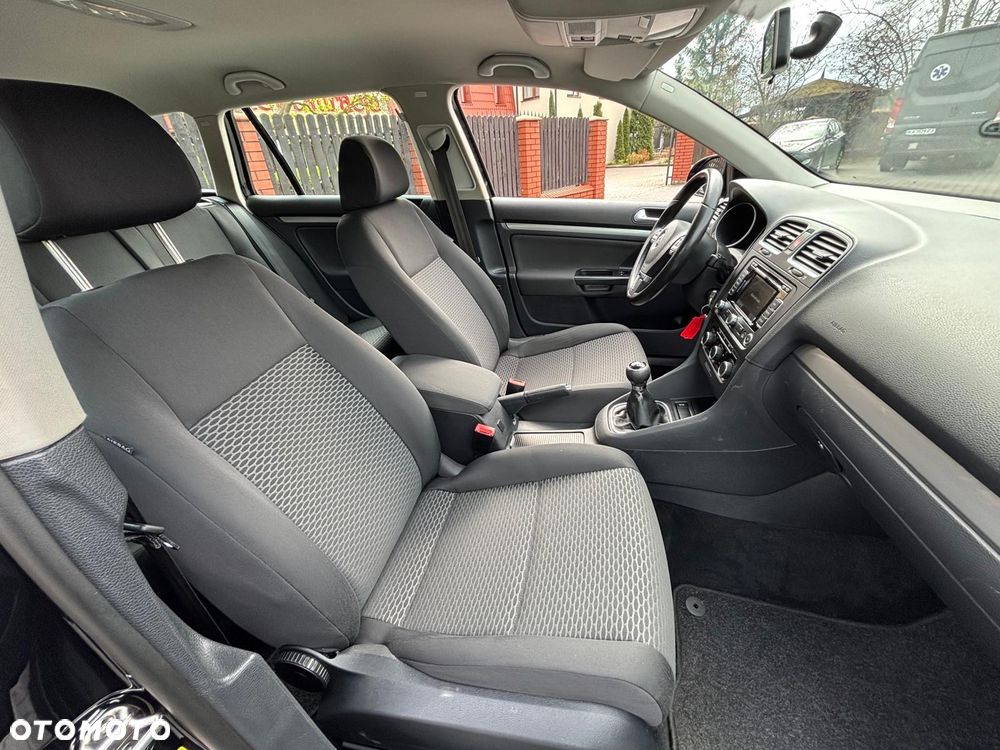 Volkswagen Golf 1.6 TDI Highline - 26