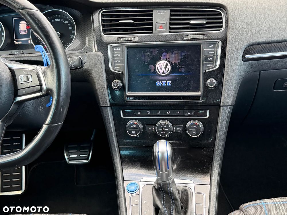 Volkswagen Golf - 25