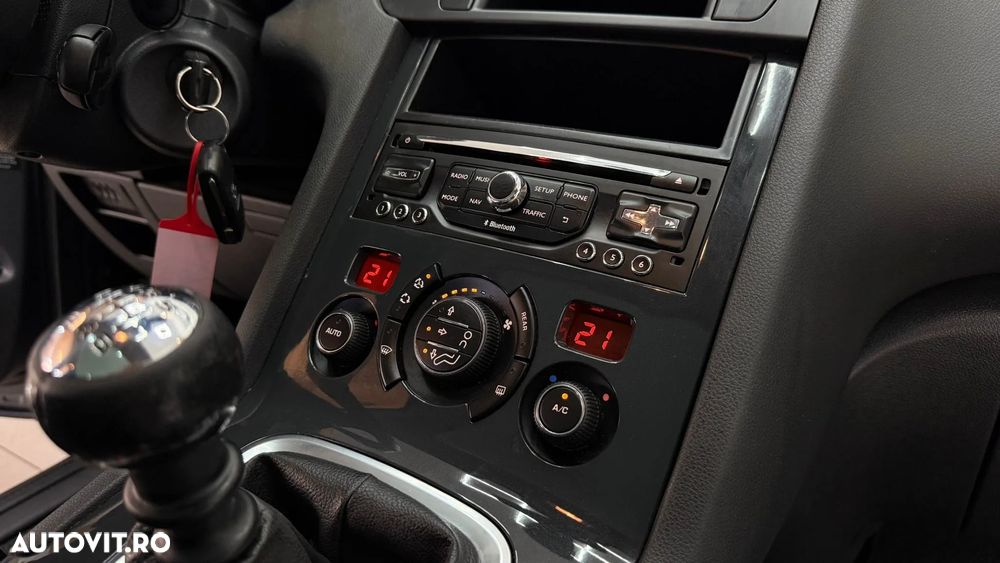 Peugeot 5008 1.6 THP Active - 21