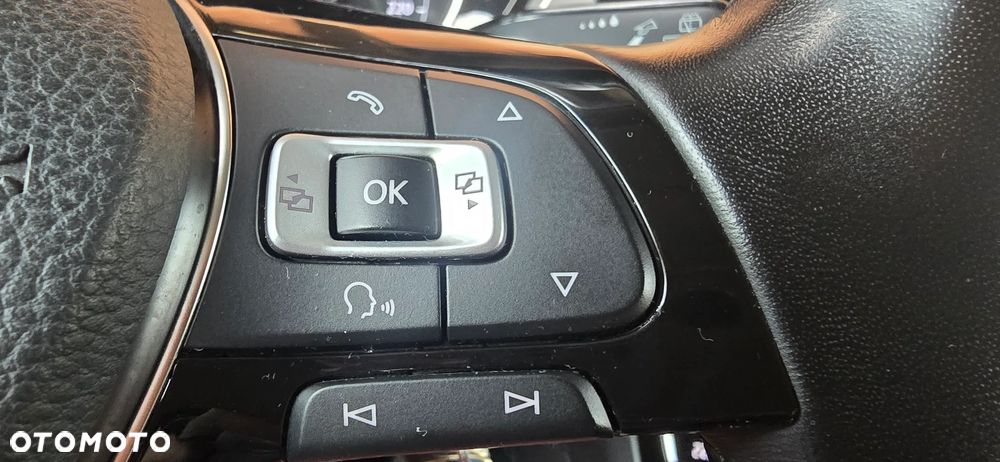 Volkswagen Touran 2.0 TDI BMT Comfortline - 13