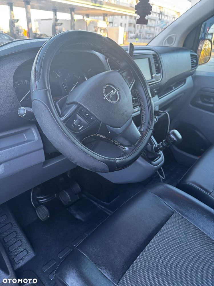 Opel Vivaro - 10