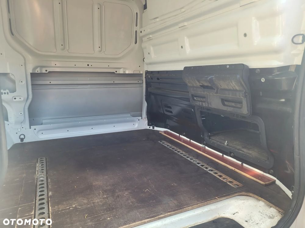 Renault TRAFIKA - 8