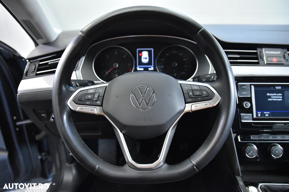 Volkswagen Passat - 16