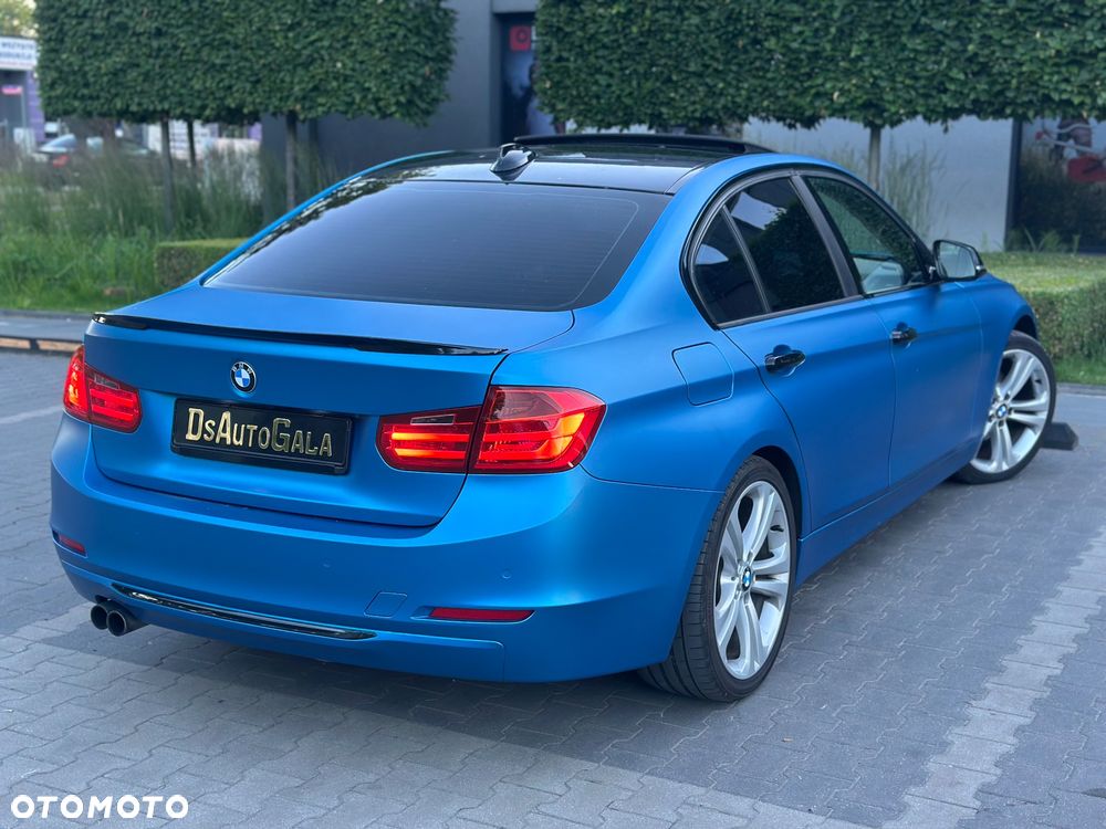 BMW Seria 3 328i xDrive Modern Line - 11