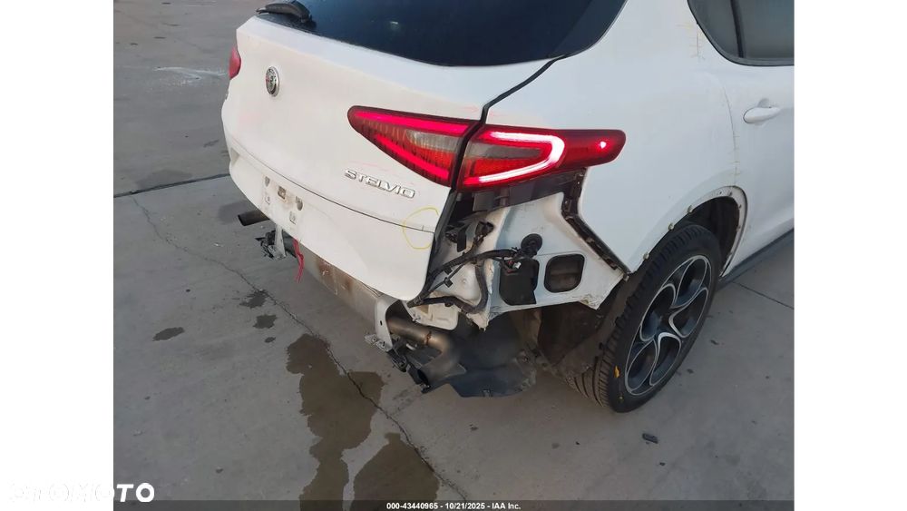 Alfa Romeo Stelvio - 8