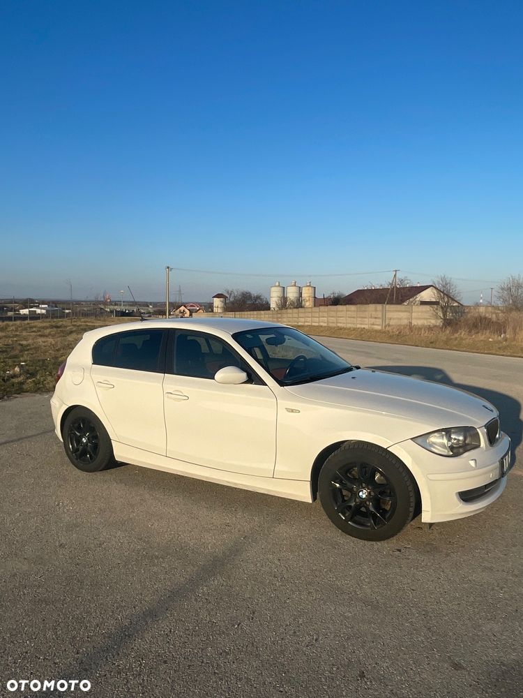 BMW Seria 1 118d DPF - 4