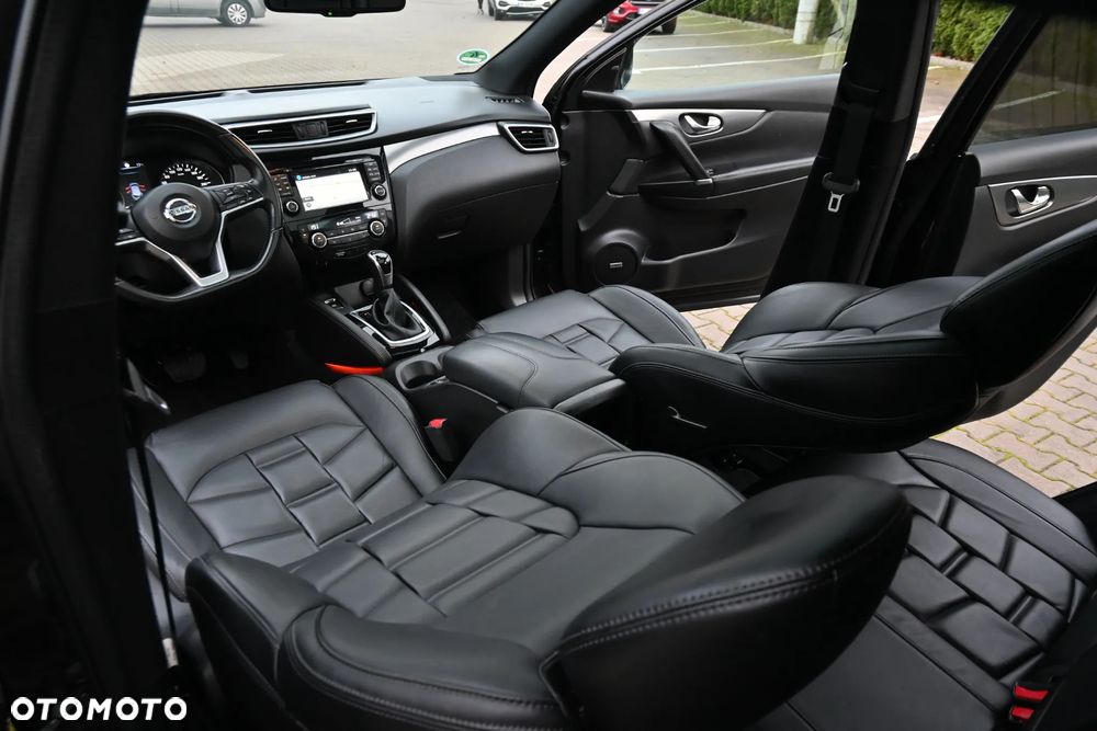 Nissan Qashqai 1.2 DIG-T Xtronic TEKNA+ - 33