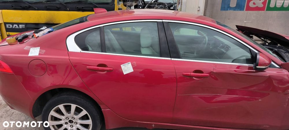 DRZWI PRAWE TYŁ JAGUAR XE X760 2.0 D LRC SEDAN - 1