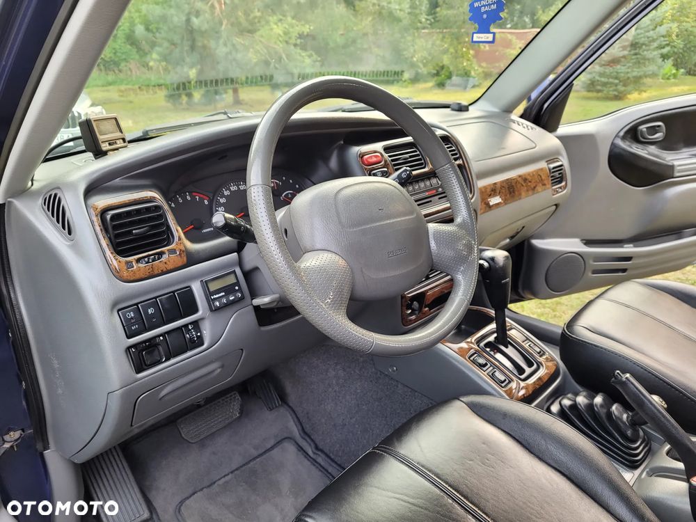 Suzuki Grand Vitara ver-2-5-v6 - 9