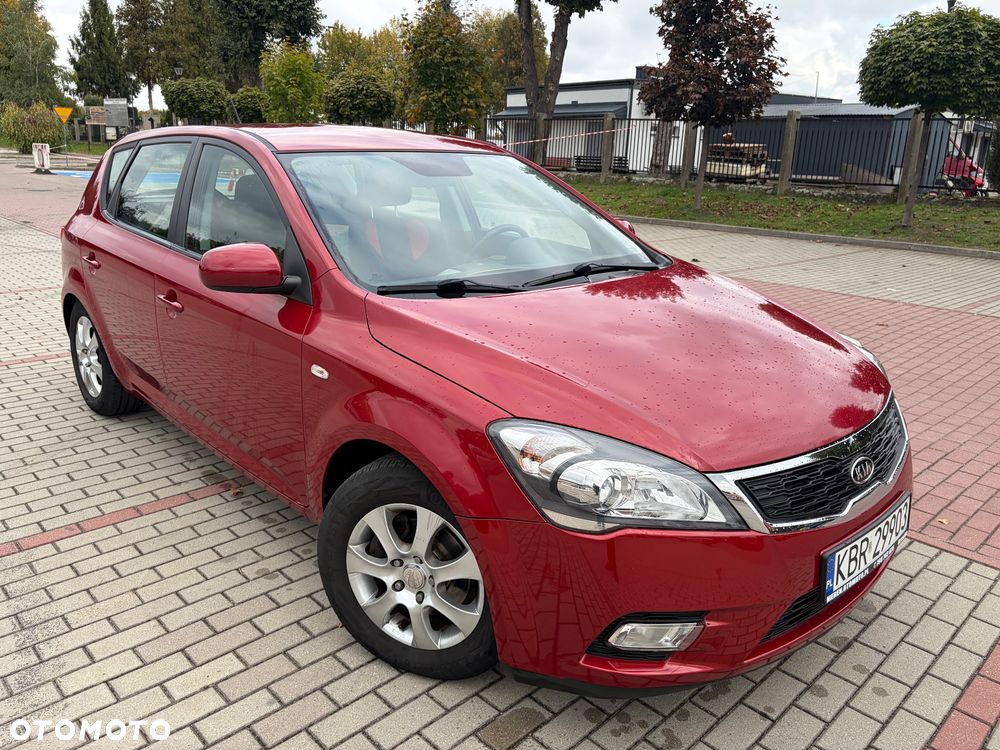 Kia Ceed - 4