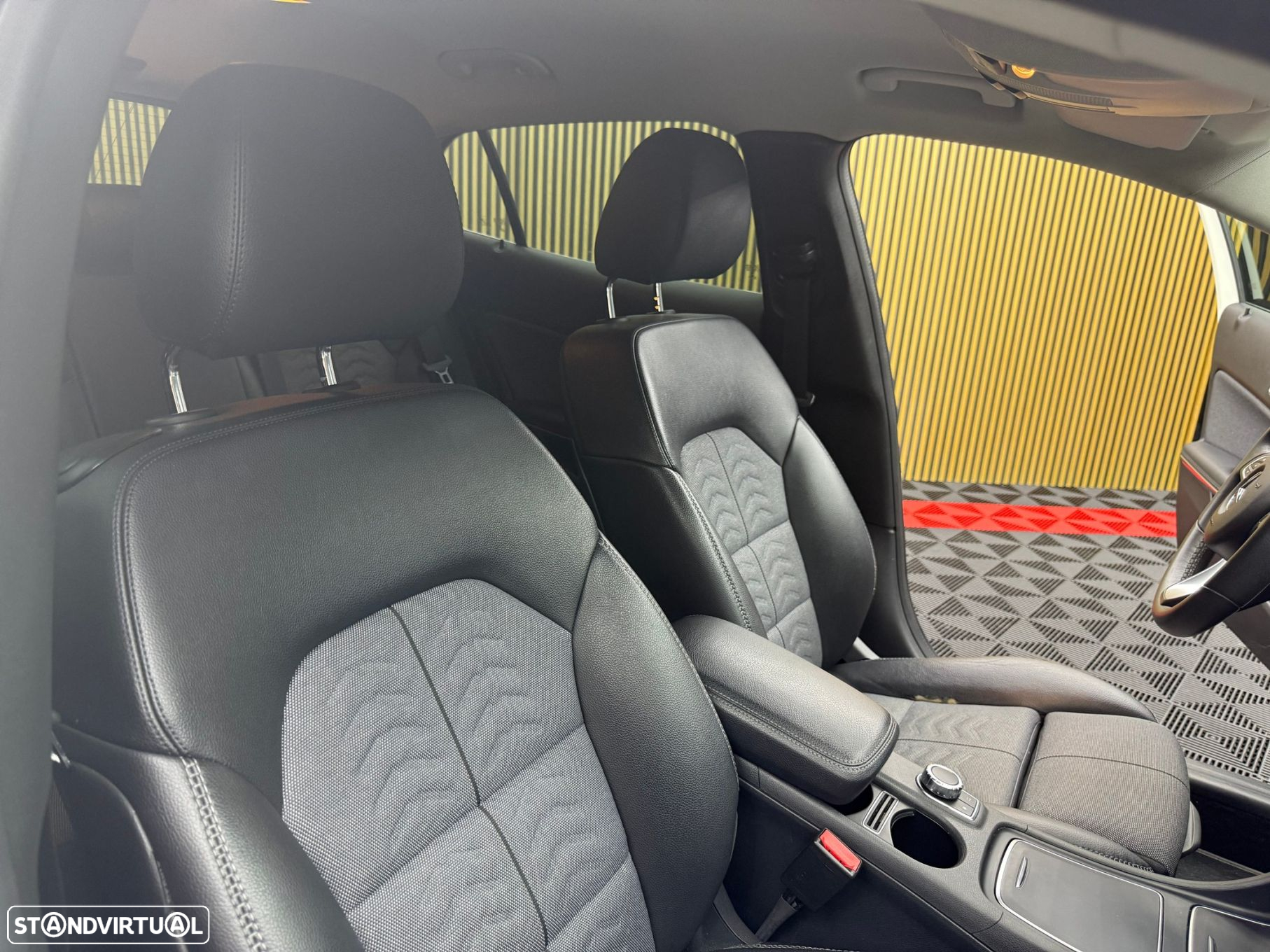 Mercedes-Benz GLA 200 (CDI) d 7G-DCT Urban - 40