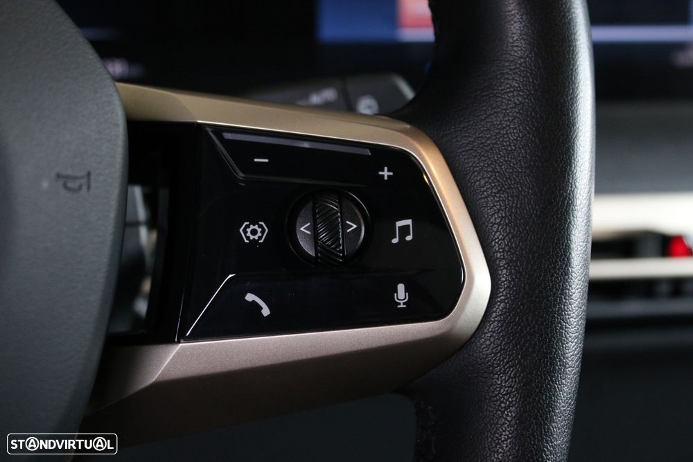 BMW iX xDrive 40 Pack Desportivo - 31