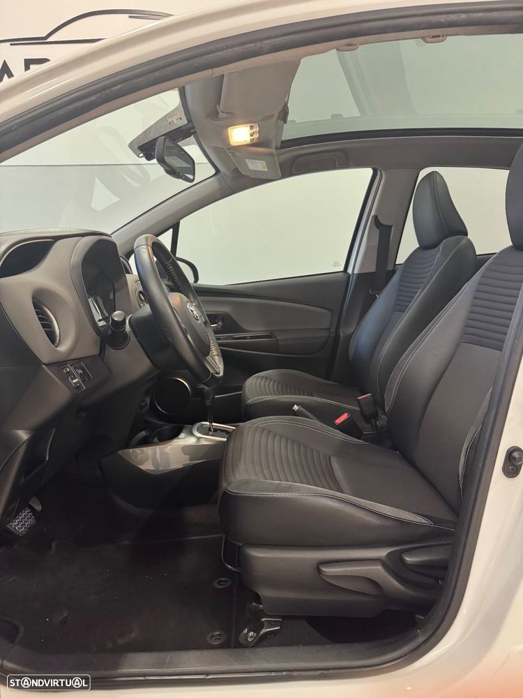 Toyota Yaris 1.5 HSD Sport+P.Luxury+Navi - 3