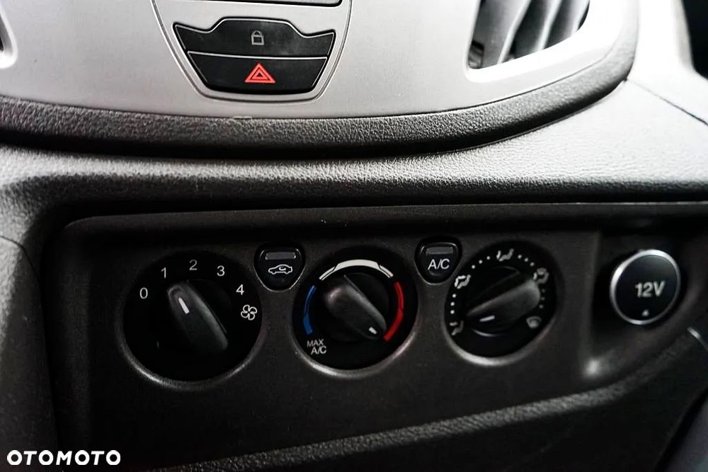 Ford Transit - 17
